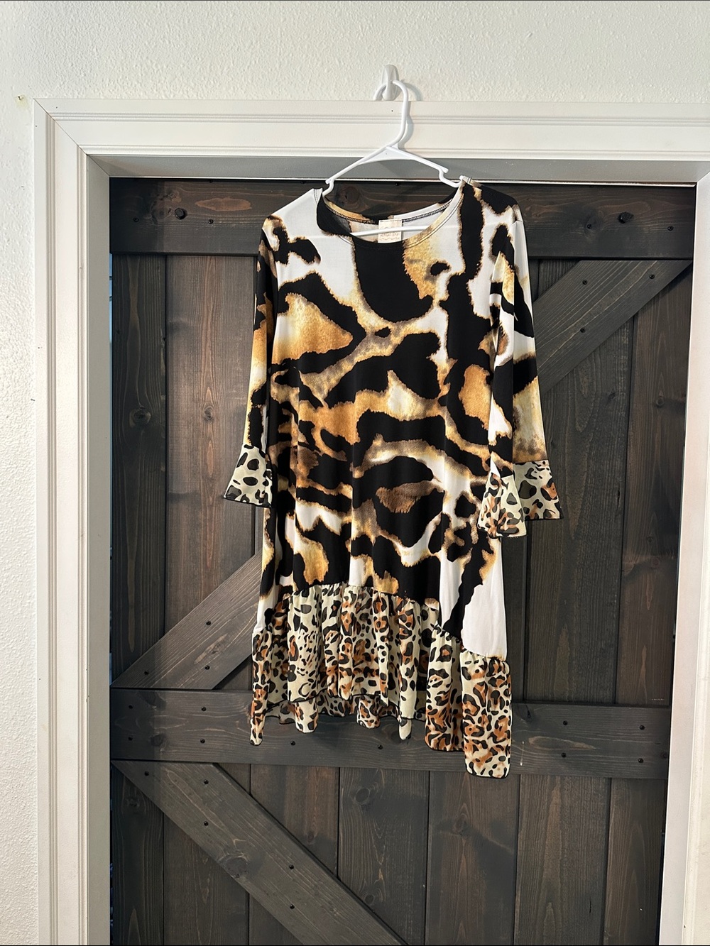 Leopard Print Ruffle Hem Women's Top - Black, Gold & White